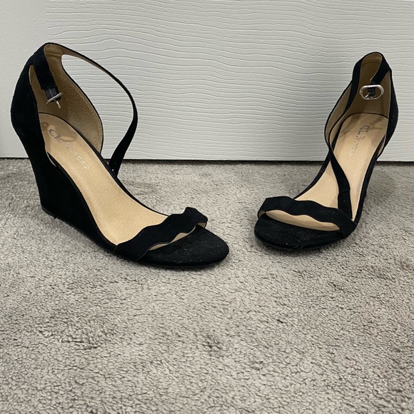 Chinese Laundry Black Suede Wedges - Picture 2 of 5